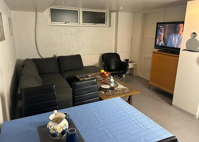 Basement In Apartamento